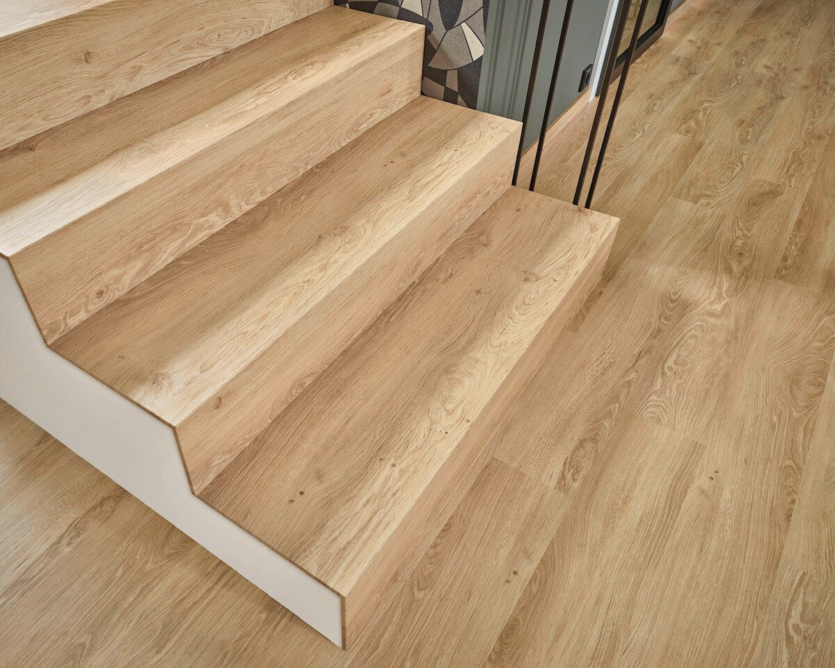 thumbnail_md_DES_340_2854_Fresh_Oak_V4_det_2_q_Treppe-e1750702727964.jpg